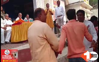 अपने ही संसदीय क्षेत्र में ललन सिंह का भारी विरोध: नुक्कड़ सभा के दौरान युवक ने धो डाला, मुंह देखते रह गए JDU सांसद; देखिए.. वीडियो