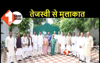 कैबिनेट मीटिंग के बाद राजद के सभी मंत्री पहुंचे राबड़ी आवास, तेजस्वी और राबड़ी देवी ने दी बधाई