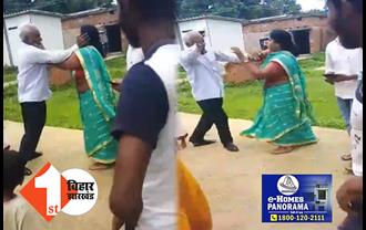 प्रखंड शिक्षा पदाधिकारी को ग्रामीणों ने दौड़ा-दौड़ा कर पीटा, ग्रामीणों का आरोप-BEO साहब ने पहले रेणू देवी को दो थप्पड़ लगाया