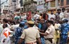PATNA NEWS: राजधानी में डीलर पर लाठीचार्ज, पुलिस ने दौड़ा-दौड़ाकर खदेड़ा