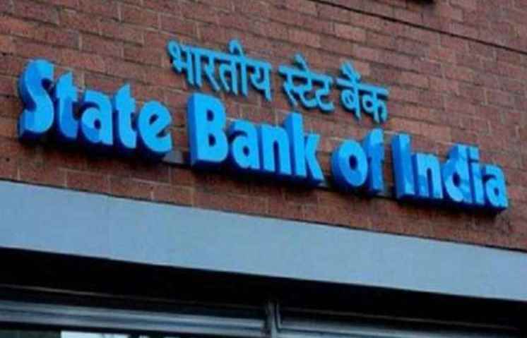 पटना : SBI की ये ब्रांच की जा रही है सील, भारी संख्या में पुलिस बल मौजूद
