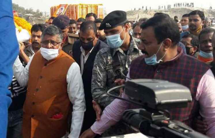 दीघा घाट पर हुआ रविशंकर प्रसाद की मां का अंतिम संस्‍कार, छोटे बेटे ने दी मुखाग्नि
