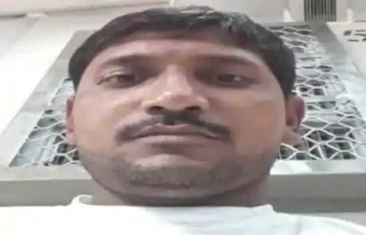 पहले पत्नी और तीन बच्चों का घोंटा गला, फिर खुद भी दे दी जान