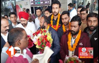 सुरंग से रेस्क्यू किए गए बिहार के पांच मजदूर पटना पहुंचे, फजीहत के बाद एयरपोर्ट पर स्वागत करने पहुचें मंत्री 