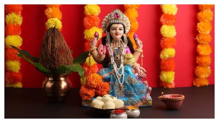 Laxmi Puja: शुक्रवार को सफलता एकादशी व्रत का पारण, लक्ष्मी पूजा से होगी समृद्धि की प्राप्ति