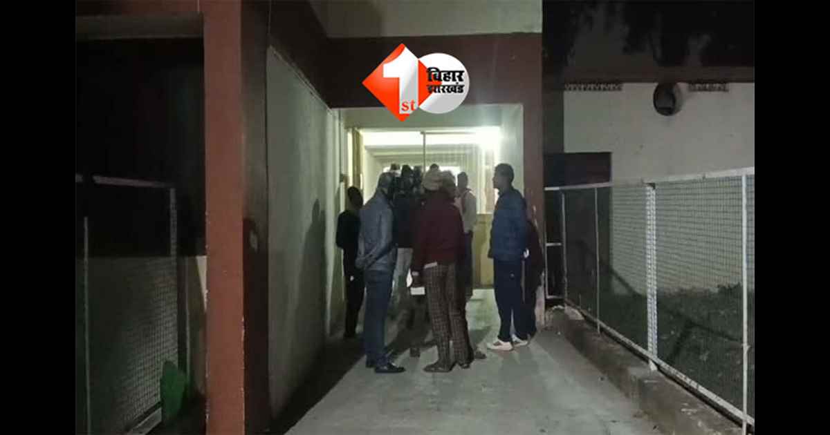  Bihar Breaking News : पटना से सटे मोकामा में महिला पर तेजाब हमला, इलाके में फैला आक्रोश; आरोपी ने पहले रास्ता पूछा फिर चेहरे पर केमिकल फेंक दिया