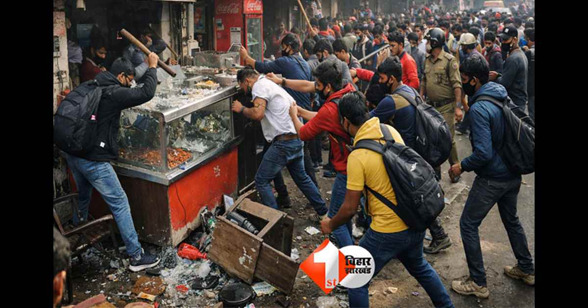 police action  : 150 छात्रों ने सरस्वती पूजा चंदा के लिए बीच सड़क दुकानदारों को पीटा, दुकानों में किया तोड़फोड़