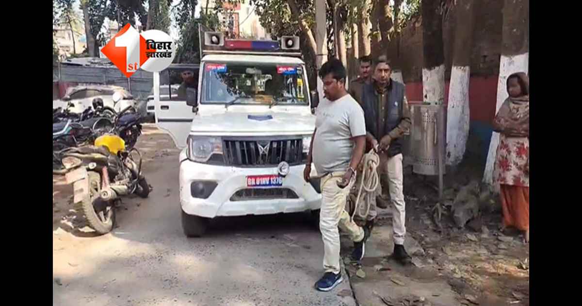 Madhepura crime news : पुलिस आईडी और वर्दी पहन वाहन चालकों से पैसे वसूलने वाला फर्जी पुलिसकर्मी गिरफ्तार; इस तरह सच आया सामने 