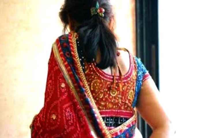 सोशल मीडिया से हुआ प्यार, पति और 6 साल के बच्चे को छोड़ प्रेमी के पास आ गई महिला