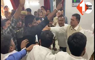 केंद्रीय मंत्री आरके सिंह के साथ ABVP कार्यकर्ताओं की नोक-झोंक, सुरक्षा कर्मियों के साथ हुई धक्कामुक्की, मुर्दाबाद के लगे नारे