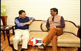 CM केजरीवाल से झारखंड के मुख्यमंत्री हेमंत सोरेन ने की मुलाकात, दोनों राज्यों के विकास पर हुई चर्चा 