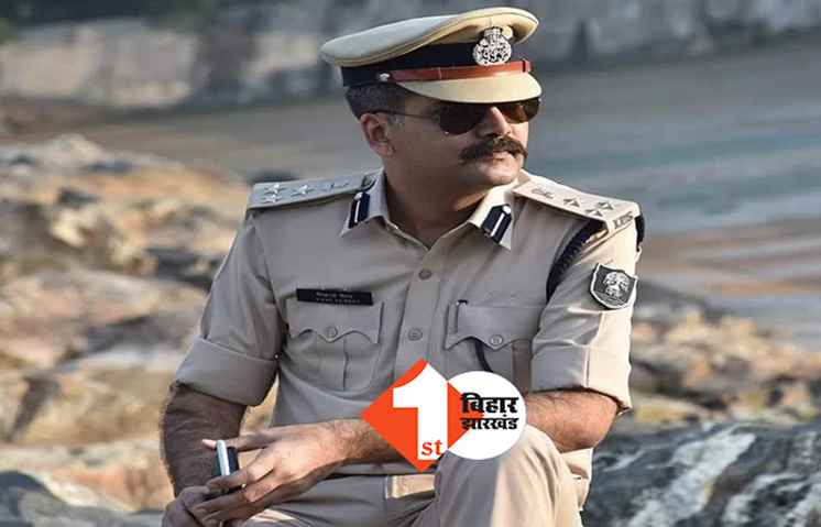 नोटिस का जवाब देने से पहले IPS विकास वैभव ने बताये मूर्खों के पांच लक्षण, ट्वीट के जरिए साध रहे निशाना