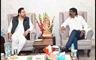 हेमंत सोरेन से तेजस्वी यादव ने की मुलाकात, झारखंड की राजनीतिक हालात पर हुई दोनों नेताओं में चर्चा