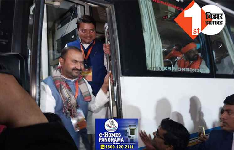 बोधगया से पटना पहुंचे बीजेपी के तमाम विधायक, डिप्टी सीएम विजय सिन्हा के आवास पर जोरदार स्वागत 