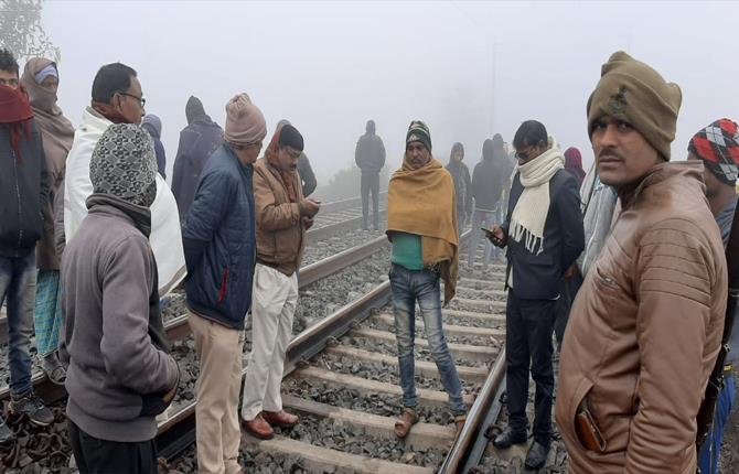 जमुई : पटरी पर मिली युवक और युवती की लाश, प्रेम प्रंसग में खुदकुशी की आशंका