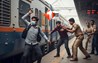 train stone pelting : ट्रेनों पर पत्थरबाजी मामले में बिहार-बंगाल नहीं, यहां से आते हैं टॉप पत्थरबाज; नाम सुनकर आप भी चौंक जाएंगे