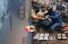Muzaffarpur fake police : खाकी वर्दी वाले ही कर रहे ठगी ! ‘नकली पुलिस’ का नया खेल, कानपुर के व्यापारी से 1.5 किलो चांदी की ठगी; CCTV में कैद वारदात