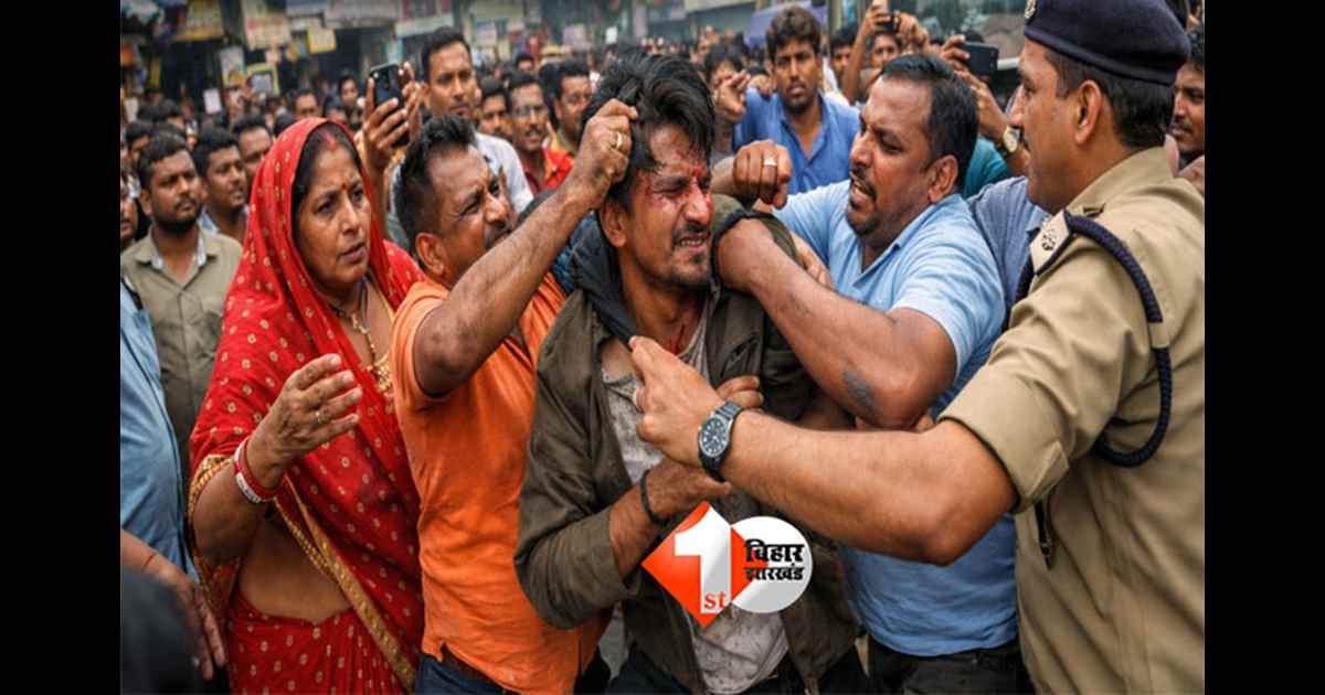 love story : 60 वर्षीय महिला का 35 वर्षीय युवक से हुआ इश्क, बस स्टैंड पर हाई वोल्टेज ड्रामा; पति-बेटे ने बीच सड़क कूटा