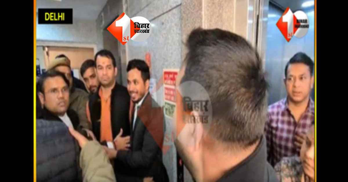  Land for Job case : लिफ्ट में तेजस्वी यादव और तेज प्रताप यादव की हुई भेंट, तस्वीर बता रही अलग कहानी; क्या हुई बातचीत? पढ़िए क्या है पूरी खबर 