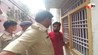 एक साल तक कमरे में बंद रही नाबालिग… पिता के पहुंचते ही खुला चौंकाने वाला राज, मां पर भी लगे गंभीर आरोप