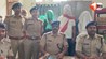 मोबाइल रिपेयरिंग दुकान में चल रही थी शराब पार्टी… तभी पुलिस ने दे दी दस्तक, कट्टा-कारतूस के साथ 3 गिरफ्तार