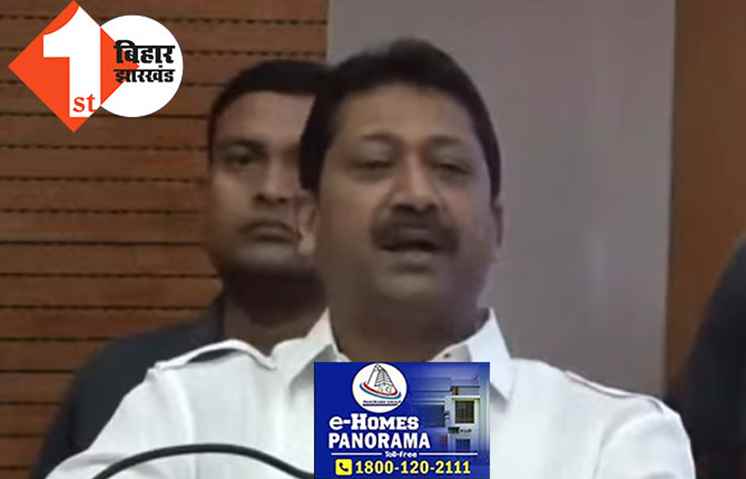 नवनियुक्त असिस्टेंट प्रोफेसर और लेक्चरर को CM ने सौंपा नियुक्ति पत्र, बोले सुमित सिंह..अपने आप में एक नजीर पेश कर रहा बिहार