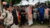 मिड-डे मील बना बच्चों की मुसीबत, कीड़े वाला खाना खाने से 25 छात्र बीमार; स्कूल में भारी बवाल