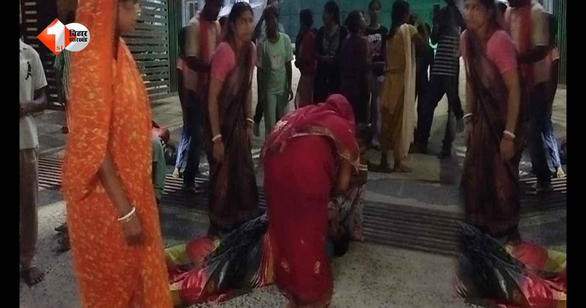 आधी रात की पुलिस रेड से मचा बवाल, महिलाओं ने लगाए घर में घुसकर मारपीट के आरोप, कई घायल