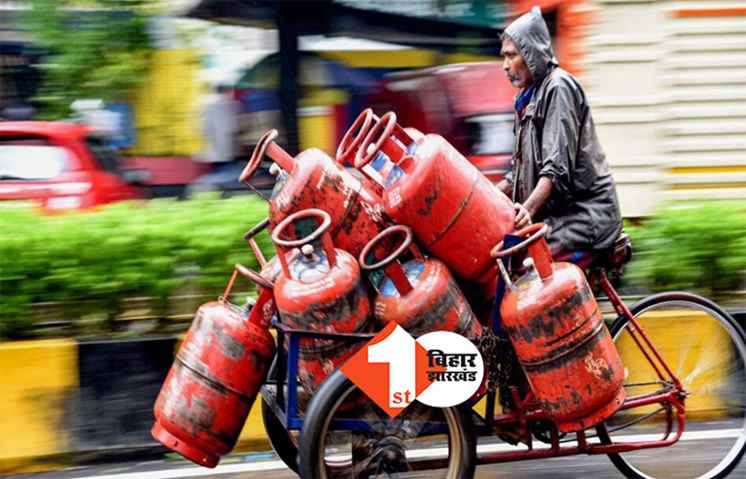 होली से पहले बड़ा झटका : LPG सिलेंडर के दाम 50 रुपए बढ़े, कमर्शियल सिलेंडर भी 350 रुपये महंगे