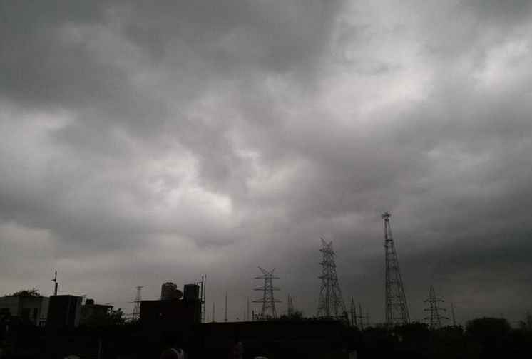 होली के दिन पटना में बदला मौसम का मिजाज, बारिश के आसार