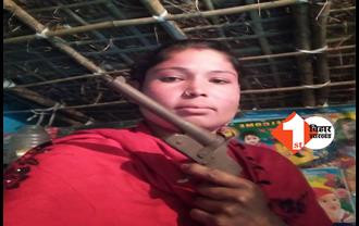 बिहार: हथियार लहराते महिला का फोटो हुआ वायरल, अब खोज रही है पुलिस