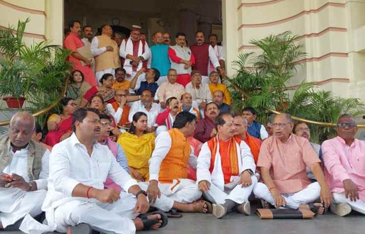 विधानसभा में आज भी हंगामे के आसार: कार्यवाही में हिस्सा नहीं लेगी BJP, शैडो विधानसभा की तैयारी