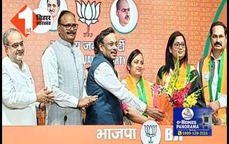 UP में मायावती को बड़ा झटका: BSP सांसद संगीता आजाद पति के साथ BJP में शामिल