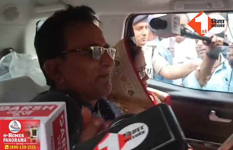 ब्याह रचाने के बाद नई नवेली दुल्हन के साथ लालू का आशीर्वाद लेने पहुंचे कुख्यात अशोक महतो, टिकट के लिए 62 की उम्र में खरमास में रचाई है शादी