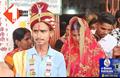 आपत्तिजनक स्थिति में पकड़े गये प्रेमी-युगल, ग्रामीणों ने परिजनों की रजामंदी से मंदिर में करवाई दोनों की शादी