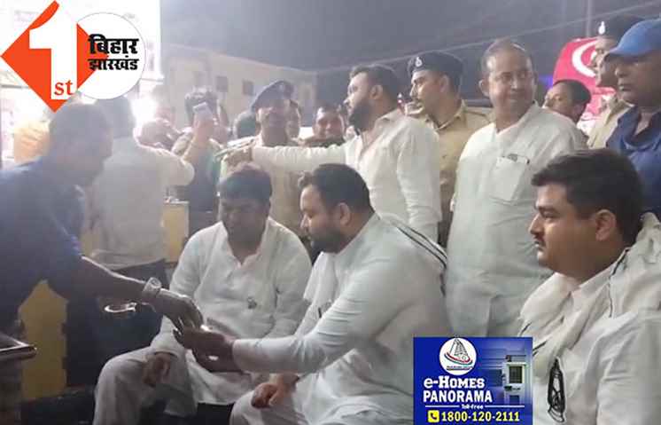 चुनाव प्रचार से लौटने के बाद तारामंडल के पास गोलगप्पा खाने पहुंचे तेजस्वी, मुकेश सहनी भी रहे साथ
