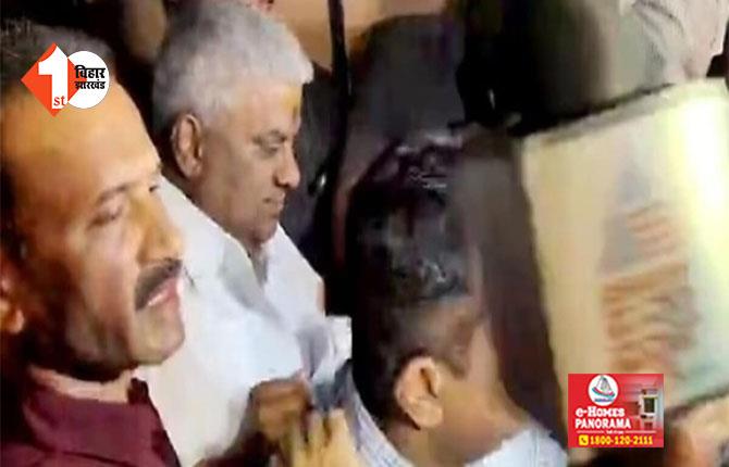 कर्नाटक सेक्स स्कैंडल में बड़ी कार्रवाई : JDS विधायक को देवगौड़ा के घर से किया गया गिरफ्तार