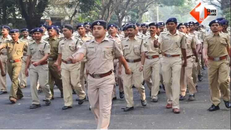 बिहार पुलिस सस्पेंशन, फर्जी मेडिकल रिपोर्ट, अवैध बालू कारोबार, सिपाही नरेंद्र कुमार, लखीसराय पुलिस, बिहार RTI मामला, भोजपुर ट्रक एसोसिएशन, बिहार न्यूज 2025