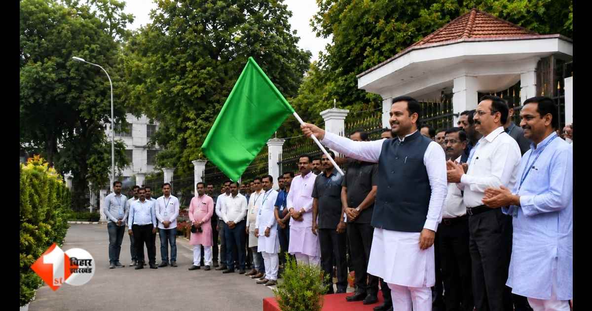 Bihar News, Samrat Choudhary, Bihar Government, No Vehicle Day, Fuel Saving Campaign, Public Transport Bihar, Bihar Minister News, Bihar Secretariat, सरकारी कार्यक्रम, बिहार सचिव गैरहाजिर, पटना न्यूज,