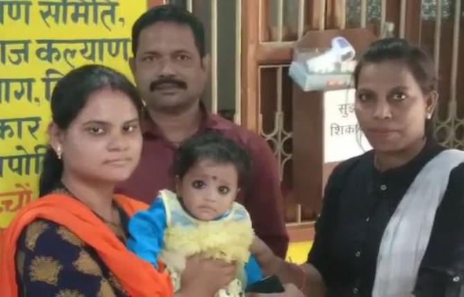 बेगूसराय की मीनाक्षी अब कोलकाता में रहेगी, 9 महीने की अनाथ को मिले मम्मी-पापा
