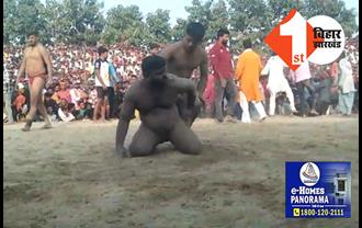 बगहा में कुश्ती प्रतियोगिता के दौरान मची भगदड़, आधा दर्जन लोग घायल