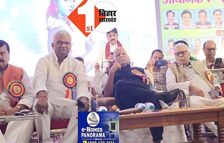 पटना के इस्कॉन मंदिर पहुंचे लालू, गोवर्धन पूजा समारोह में हुए शामिल