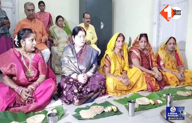 Chhath Mahaparv: सूर्योपासना के दूसरे दिन छठ व्रतियों ने किया खरना पूजा, 36 घंटे की निर्जला व्रत की हुई शुरुआत