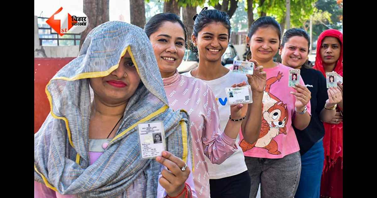 Mahila Rojgar Yojana : 40 फीसदी महिला वोटरों के हाथ में ‘10 हजारी चाबी’, क्या एनडीए की वापसी की बन सकती है सबसे बड़ी ताकत