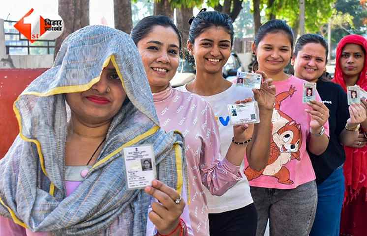 Mahila Rojgar Yojana : 40 फीसदी महिला वोटरों के हाथ में ‘10 हजारी चाबी’, क्या एनडीए की वापसी की बन सकती है सबसे बड़ी ताकत