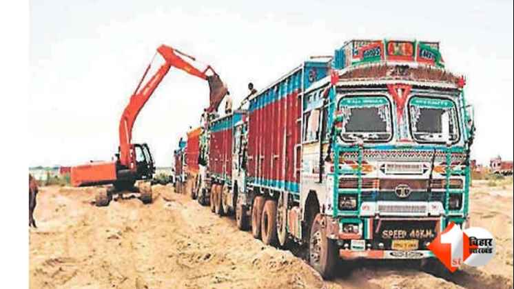 Bihar News  Bhojpur Mining Inspector  खनन विभाग रिश्वत  4.40 लाख अवैध वसूली  ट्रक मालिक शिकायत  कोईलवर बालू ट्रक  भोजपुर ट्रक ऑनर एसोसिएशन  खनन इंस्पेक्टर चंदन कुमार  जिला प्रशासन जांच  बिहार खनन भ्रष