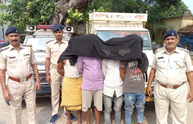 जीपीएस के फेर में फंस गए चोर, पटना से गाड़ी चोरी की और जमुई में हुए गिरफ्तार 