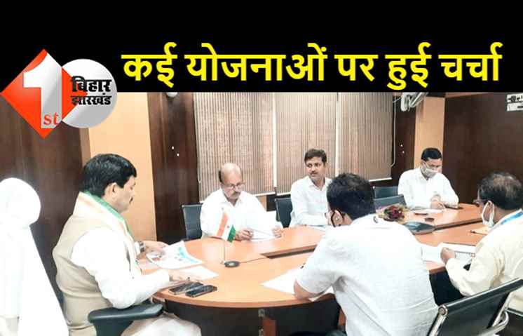 केंद्रीय सिल्क बोर्ड के सदस्य सचिव के साथ शाहनवाज ने की बैठक, बोले..सिल्क बिहार की पहचान है..उद्योग को बढ़ावा देने के लिए हर कोशिश वो करेंगे 