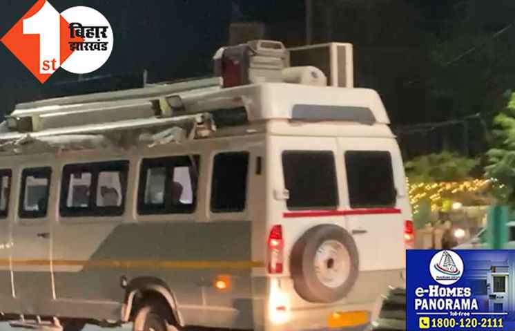 अपने विशेष रथ पर सवार होकर पटना घूमने निकले लालू, मरीन ड्राइव का भी किया सैर