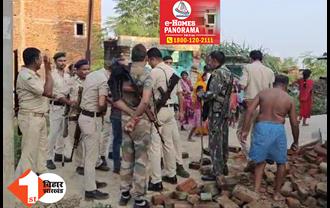 बिहार: अतिक्रमण हटाने गई पुलिस टीम पर हमला, एक जवान घायल, गुस्साए लोगों ने JCB में की तोड़फोड़